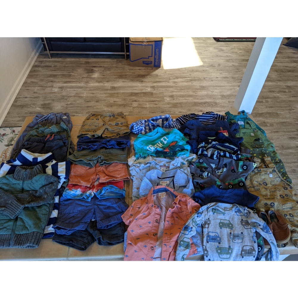 12 month - 18 month old boys Carter, target and other clothes 31 pieces total!!!